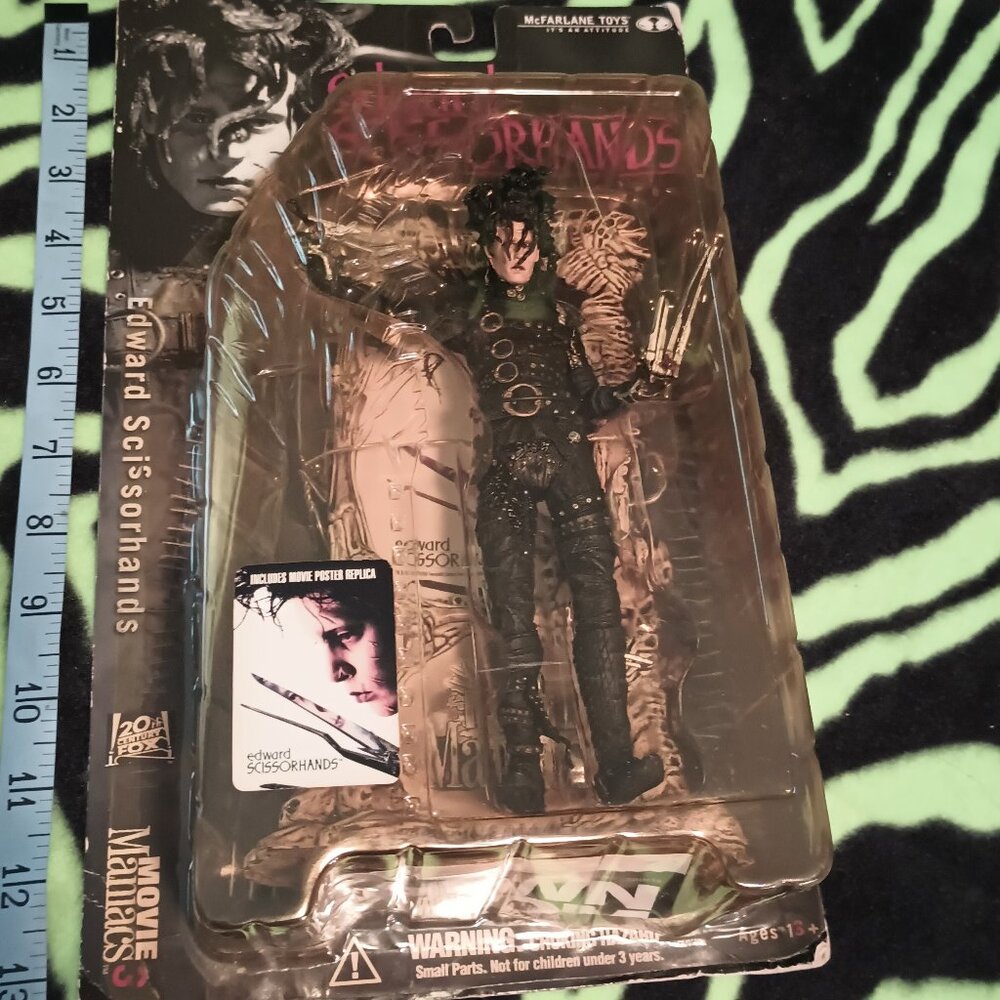 NIB Movie Maniacs 3 Edward Scissorhands 8" Figure McFarlane Toys 1999